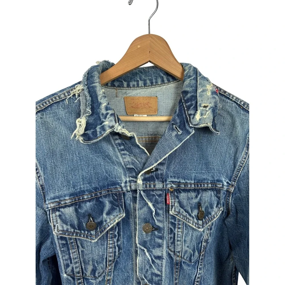 Vintage Levis Denim Trucker Jacket Blue Jean Distressed‎ Faded Mens - Picture 3 of 16